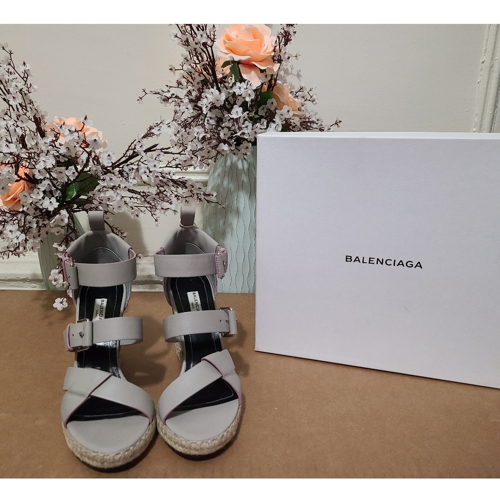 Authentic Balenciaga Sandals - Picture 2 of 14